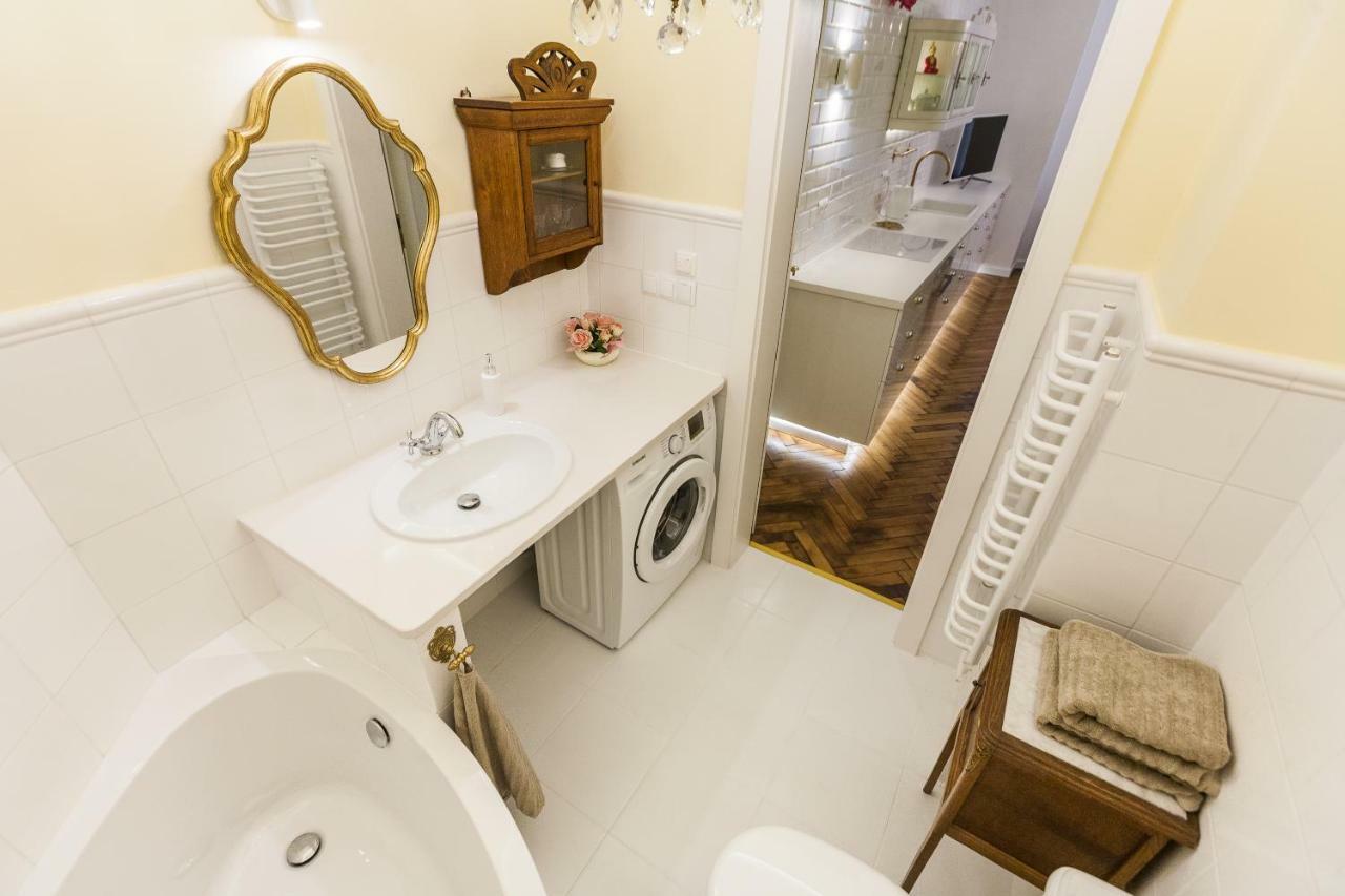 Luxury Apartment Pod Zyrandolem Cracovia Esterno foto